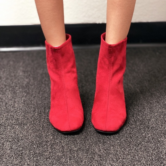 Red block heel tassel ankle bootie - Picture 9 of 9